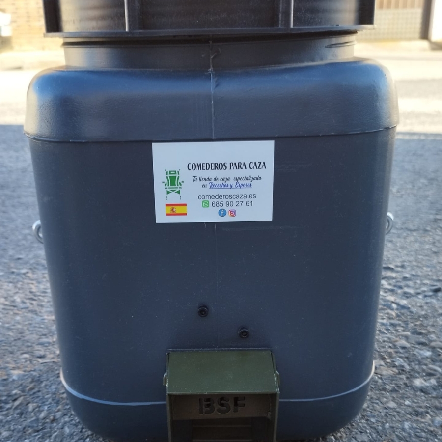 Comedero de 30 litros con trampilla Yimi