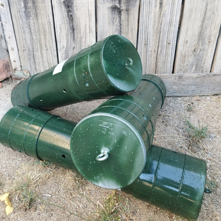 Comedero de tubo PVC