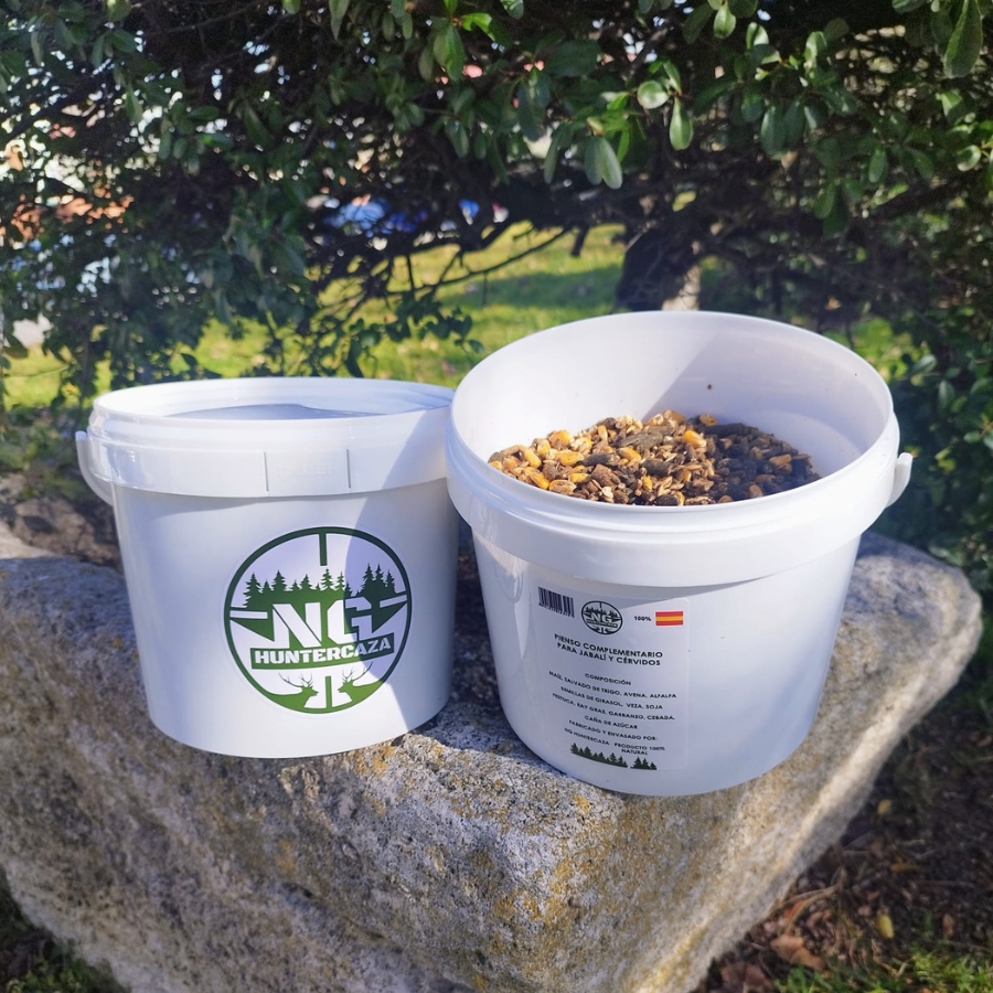 Atrayente para jabalís y ciervos Nghuntercaza